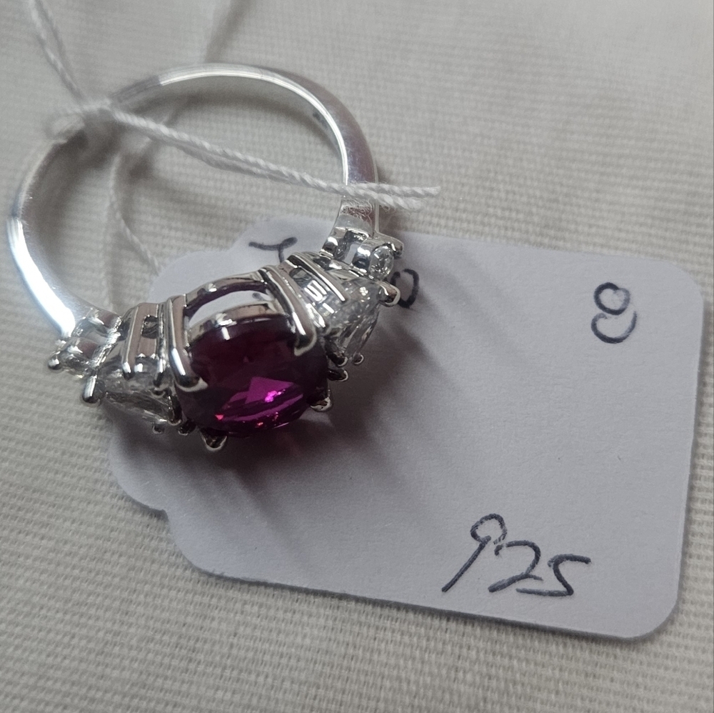 Hot Pink CZ Oval Cut With Leaves Stamped 925 Sz 8 Ring NWT - Picture 3 of 3